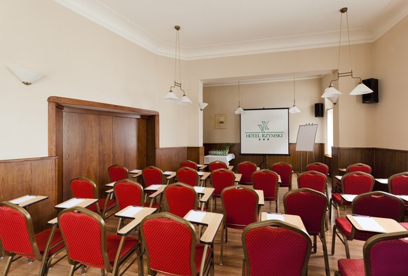 Hotel Poznań pokoje noclegi w centrum miasta konferencje restauracja