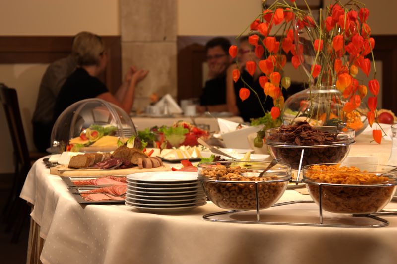 Hotel Poznań pokoje noclegi w centrum miasta konferencje restauracja